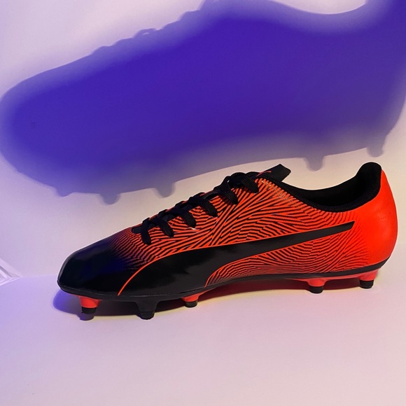 Puma male soccer cleat - Picture 4 of 5